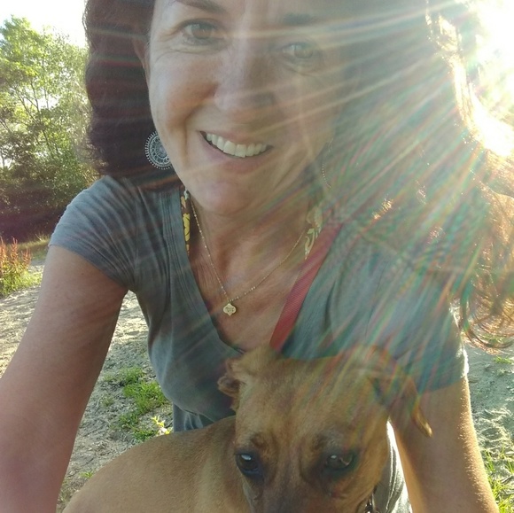 Meet your Posher, Joani - Picture 2 of 8